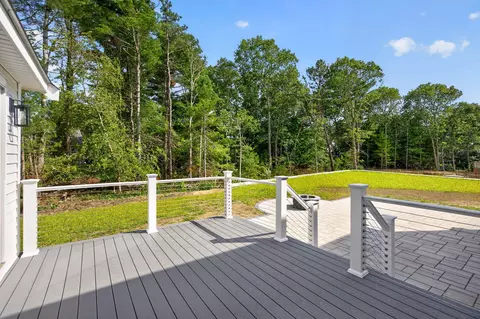 Exterior - 9 Estrella Ln, East Falmouth, MA 02536 photo 3 of 5