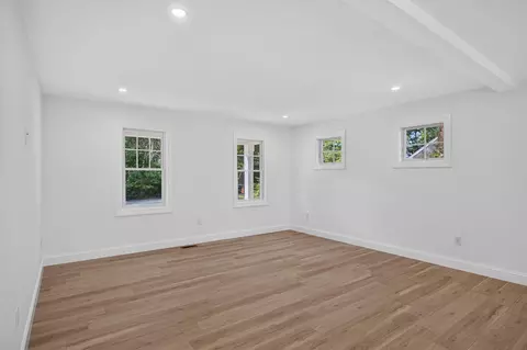 Living - 9 Estrella Ln, East Falmouth, MA 02536 photo 3 of 4