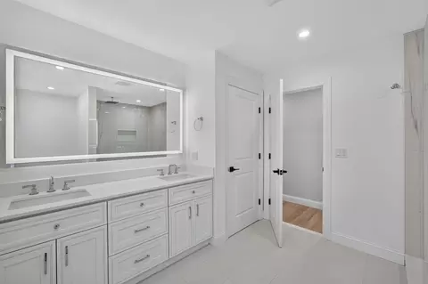 Bath - 9 Estrella Ln, East Falmouth, MA 02536 photo 4 of 7