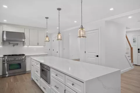 Entry Way - 9 Estrella Ln, East Falmouth, MA 02536 photo 1 of 4