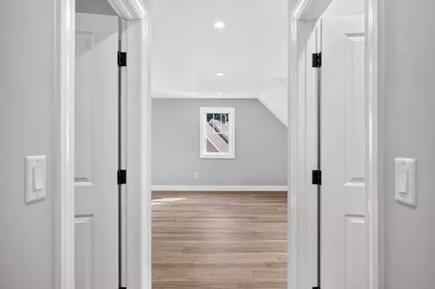 Entry Way - 9 Estrella Ln, East Falmouth, MA 02536 photo 4 of 4