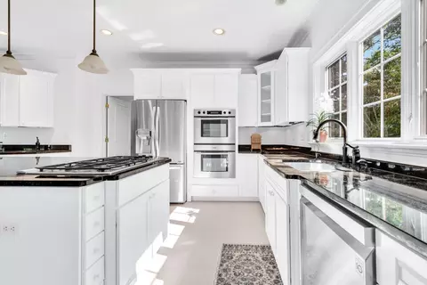 Kitchen - 48 Eagle Dr, Mashpee, MA 02649 photo 4 of 6