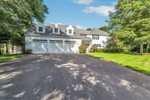 Exterior - 48 Eagle Dr, Mashpee, MA 02649 photo 4 of 8