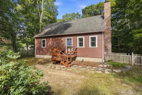 35 Pinecrest Beach Dr, Falmouth, MA 02540