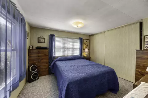 Bedroom - 2 5th Ave #2, Bourne, MA 02532 photo 3 of 4