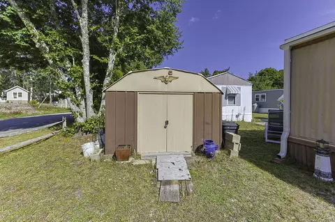 Exterior - 2 5th Ave #2, Bourne, MA 02532 photo 6 of 9