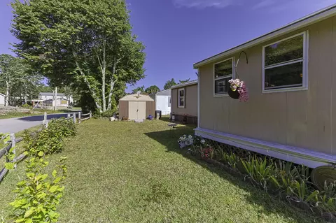 Exterior - 2 5th Ave #2, Bourne, MA 02532 photo 7 of 9