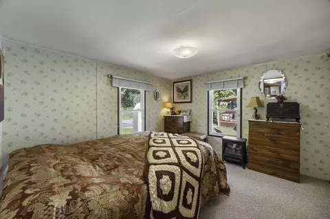 Bedroom - 2 5th Ave #2, Bourne, MA 02532 photo 1 of 4