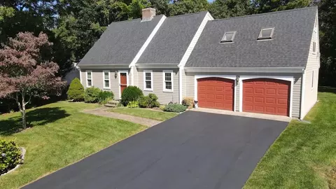 43 Lumberjack Trl, West Yarmouth, MA 02673