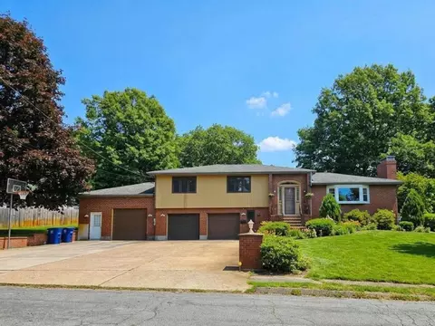 130 Saint Claire St, Braintree, MA 02184