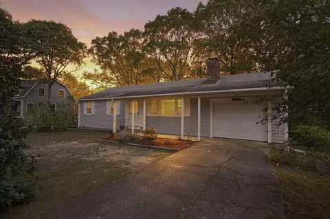 168 Pleasant Bay Rd, Harwich, MA 02645