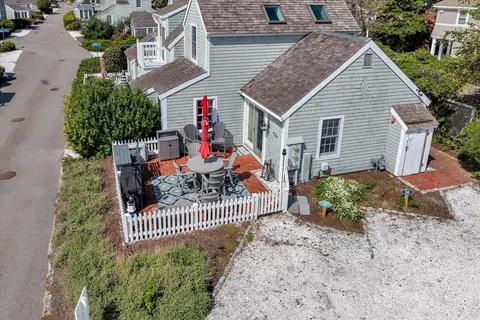 Exterior - 2 Cliffside Ln UNIT 2, Mashpee, MA 02649 photo 4 of 5