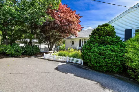 Exterior - 188 Annable Point Rd, Centerville, MA 02632 photo 6 of 13