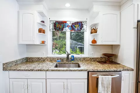 Kitchen - 188 Annable Point Rd, Centerville, MA 02632 photo 3 of 4