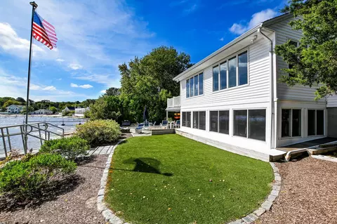 Exterior - 188 Annable Point Rd, Centerville, MA 02632 photo 2 of 13