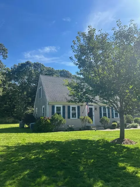 87 Seabrook Dr, Teaticket, MA 02536