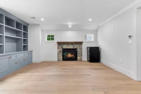 Living - 26 Wheeler Rd, Mashpee, MA 02649 photo 6 of 11