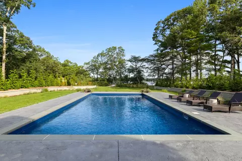 Exterior - 26 Wheeler Rd, Mashpee, MA 02649 photo 4 of 5