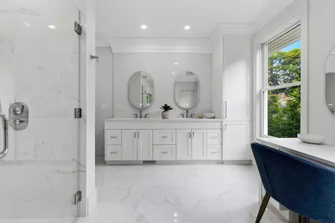 Bath - 26 Wheeler Rd, Mashpee, MA 02649 photo 1 of 5