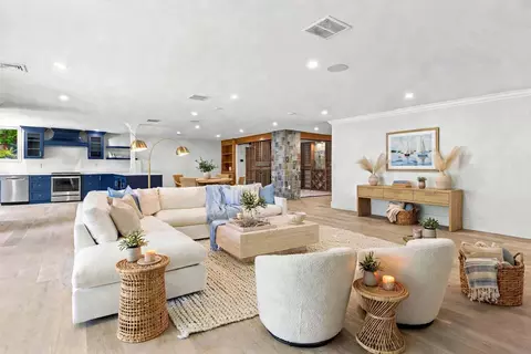 Living - 26 Wheeler Rd, Mashpee, MA 02649 photo 10 of 11