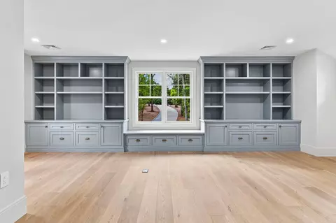 Living - 26 Wheeler Rd, Mashpee, MA 02649 photo 5 of 11