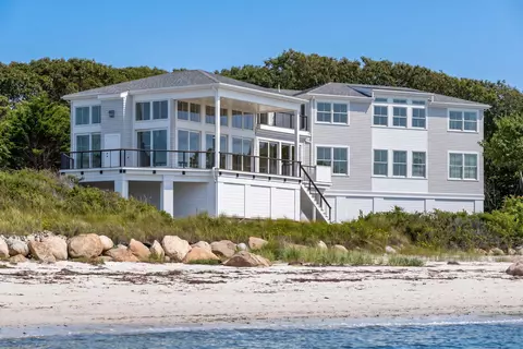 114 Quaker Rd, Falmouth, MA 02540