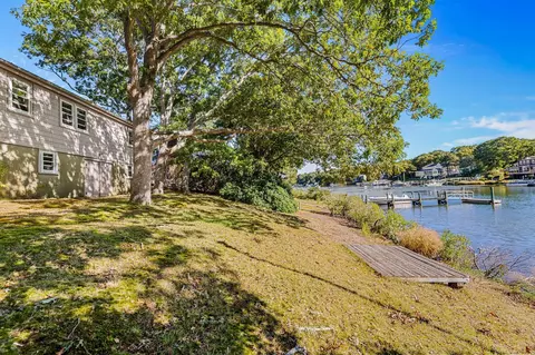 82 Edgewater Dr, East Falmouth, MA 02536