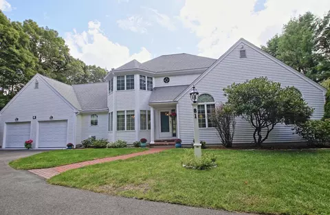 81 Pond St, Brewster, MA 02631