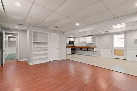 Living - 46 Wayne Rd, Sagamore, MA 02561 photo 2 of 3