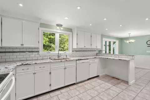 Kitchen - 46 Wayne Rd, Sagamore, MA 02561 photo 4 of 4