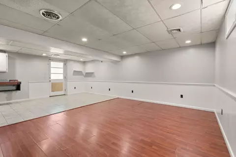 Living - 46 Wayne Rd, Sagamore, MA 02561 photo 3 of 3