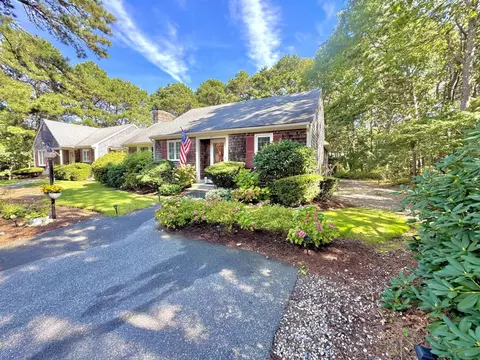 22 Warren Rd, Yarmouth Port, MA 02675