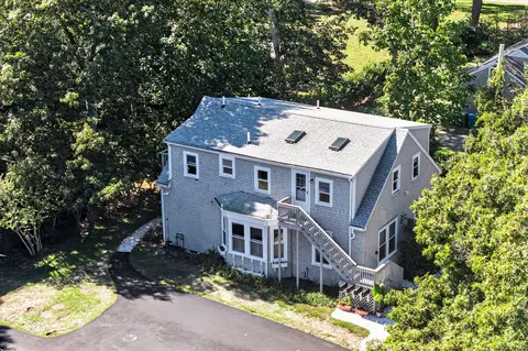 16 Lt Hauser Ln #3, Falmouth, MA 02540