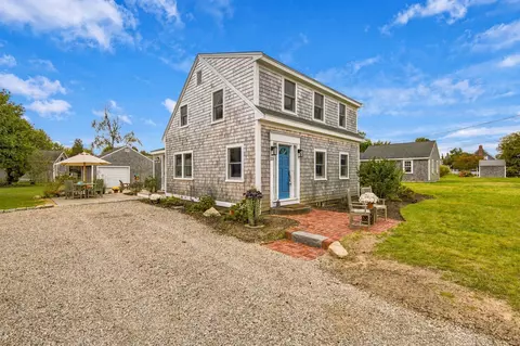 33 Pleasant St, West Dennis, MA 02670