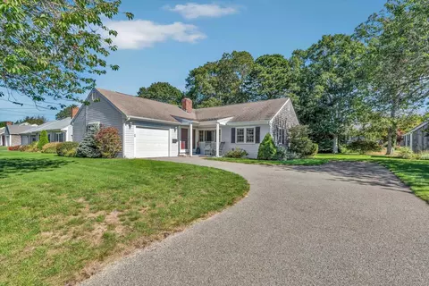 105 Captain Chase Rd, South Yarmouth, MA 02664