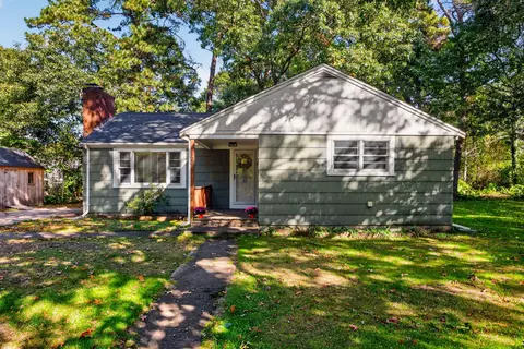 20 Frances Helen Rd, Yarmouth Port, MA 02675