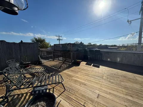 Exterior - 615 Main St UNIT 1, Hyannis, MA 02601 photo 2 of 5