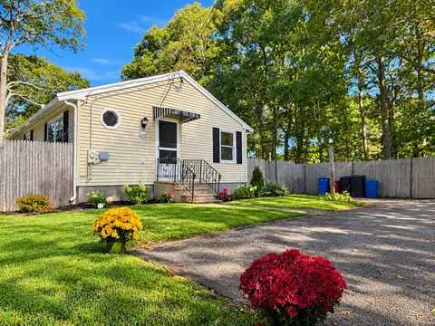 315 Winslow Gray Rd, West Yarmouth, MA 02673