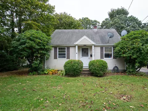 477 Teaticket Hwy, Falmouth, MA 02540