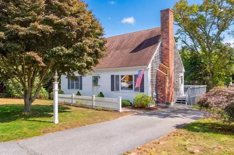 17 Locust Grove Rd, Harwich, MA 02645