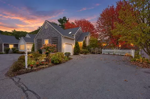 Exterior - 11 Gold Leaf Ln, Mashpee, MA 02649 photo 6 of 11
