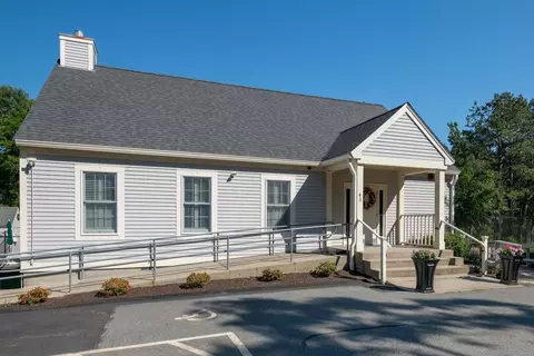 Exterior - 11 Gold Leaf Ln, Mashpee, MA 02649 photo 8 of 11