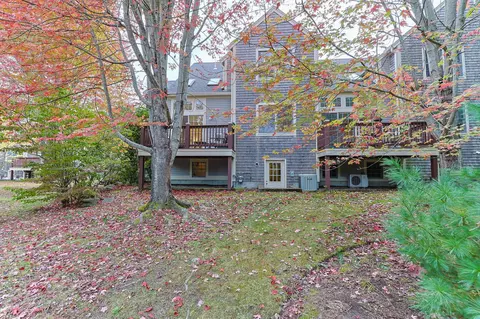 Exterior - 11 Gold Leaf Ln, Mashpee, MA 02649 photo 4 of 11