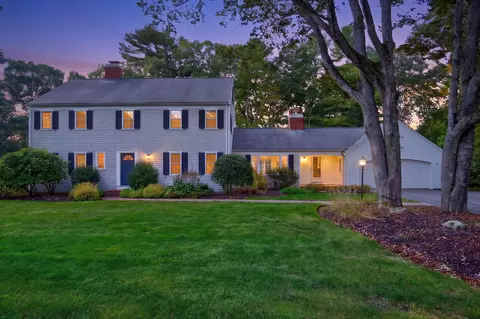74 Coleridge Dr, Falmouth, MA 02540