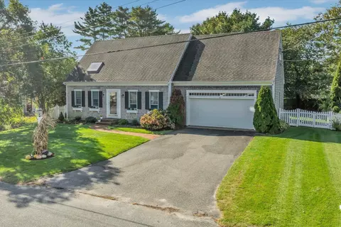 13 Nightingale Dr, South Yarmouth, MA 02664