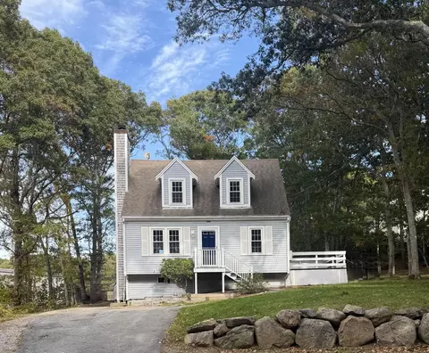 174 S Yarmouth Rd, Dennis, MA 02638