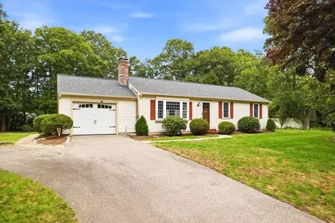 21 Oxford Rd, East Sandwich, MA 02537