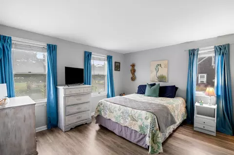 Bedroom - 44 2nd Way, Barnstable, MA 02630 photo 1 of 10