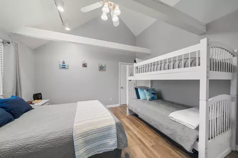 Bedroom - 44 2nd Way, Barnstable, MA 02630 photo 9 of 10
