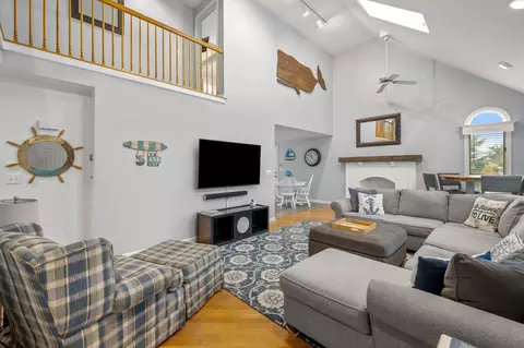 Living - 44 2nd Way, Barnstable, MA 02630 photo 1 of 3